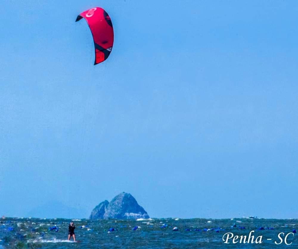 Suites A 100M Da Praia E 800M Do Beto Carrero Penha  Bagian luar foto
